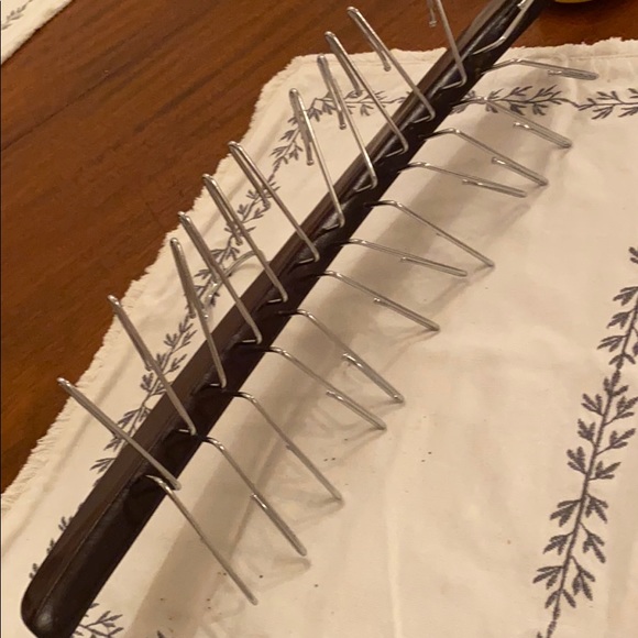 Wooden hanger for ties - Picture 4 of 5